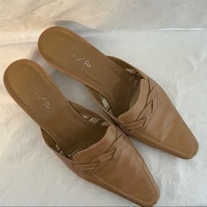 🌎🌎🌎 Unisa leather mules; EUC, 8.5